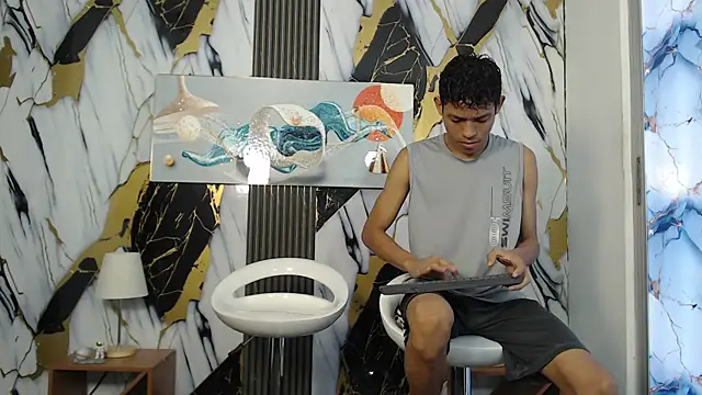 Snapshot of BEAUTY_BOYS1 chatting on 02-23-26, 07:22 BEAUTY BOYS1 online show from 02-23-26, 07:22