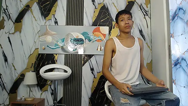 Snapshot of BEAUTY_BOYS1 chatting on 02-24-26, 07:12 BEAUTY BOYS1 online show from 02-24-26, 07:12