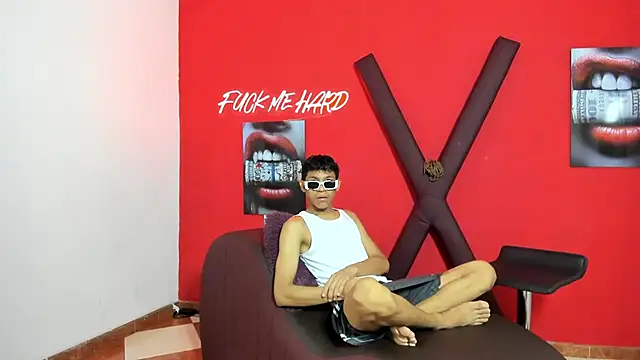 Snapshot of BEAUTY_BOYS1 chatting on 03-06-26, 07:21 BEAUTY BOYS1 online show from 03-06-26, 07:21