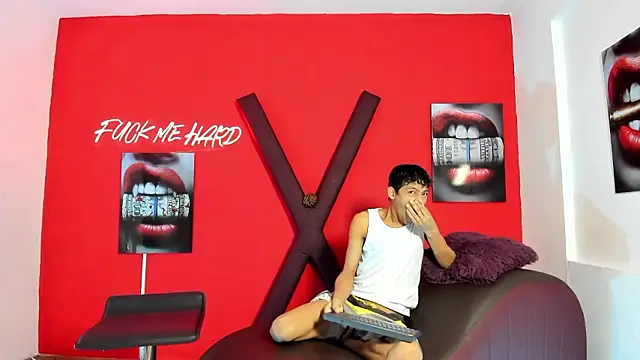 Snapshot of BEAUTY_BOYS1 chatting on 03-11-26, 07:20 BEAUTY BOYS1 online show from 03-11-26, 07:20