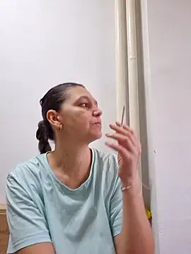 Snapshot of KamillaSpencer chatting on 02-08-26, 11:24 KamillaSpencer online show from 02-08-26, 11:24