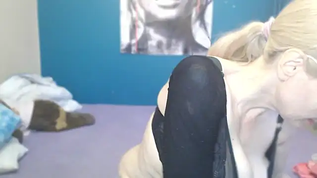 NADINNNE online show from 02-23-26, 08:33