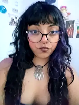 Snapshot of Kirmy_mi chatting on 09-15-25, 05:57 Kirmy mi online show from 09-15-25, 05:57