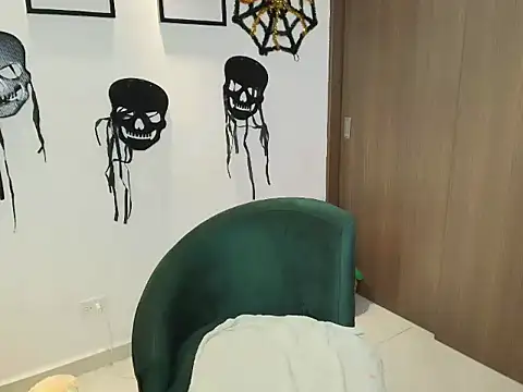 scarletevil online show from 10-30-25, 06:15