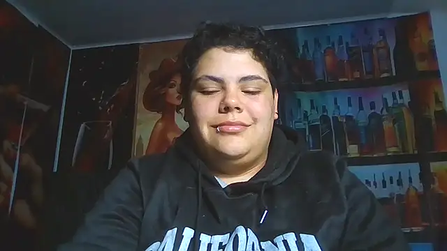 Snapshot of Hailey_Curvy chatting on 07-16-26, 02:17 Hailey Curvy online show from 07-16-26, 02:17