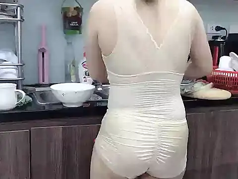 Snapshot of Stella-869 chatting on 09-12-25, 12:27 Stella-869 online show from 09-12-25, 12:27