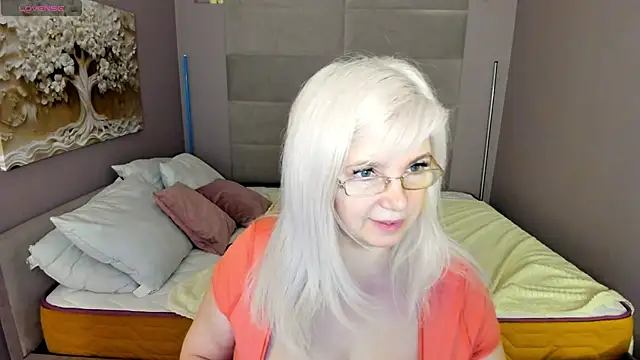Snapshot of Hella_Fabel chatting on 05-25-26, 01:11 Hella Fabel online show from 05-25-26, 01:11