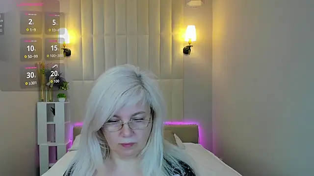 Snapshot of Hella_Fabel chatting on 06-08-26, 01:09 Hella Fabel online show from 06-08-26, 01:09