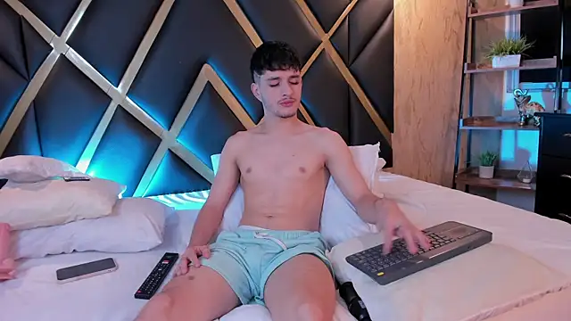 LiamMuller online show from 10-21-25, 12:06