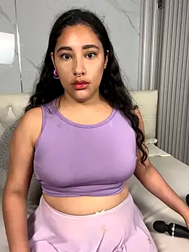 Snapshot of SelenaRuiz7 chatting on 12-04-25, 12:14 SelenaRuiz7 online show from 12-04-25, 12:14