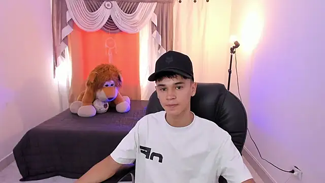 Aron Boyy online show from 03-28-26, 07:57