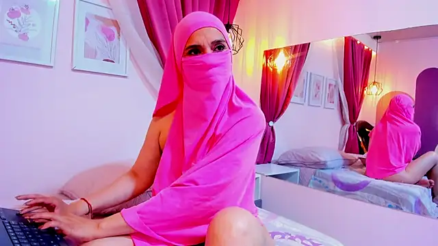 Snapshot of DaliaRahal chatting on 12-17-25, 01:06 DaliaRahal online show from 12-17-25, 01:06