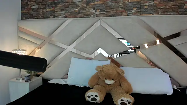 Snapshot of Valery_Brand chatting on 09-19-25, 11:55 Valery Brand online show from 09-19-25, 11:55