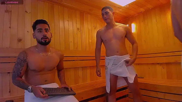 Snapshot of mike_friends chatting on 09-25-25, 01:20 mike friends online show from 09-25-25, 01:20