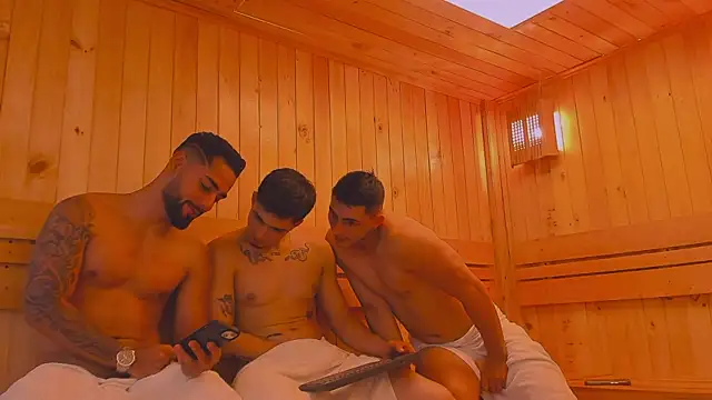 Snapshot of mike_friends chatting on 10-18-25, 12:57 mike friends online show from 10-18-25, 12:57