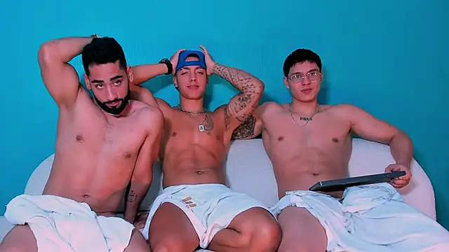 Snapshot of mike_friends chatting on 03-09-26, 05:55 mike friends online show from 03-09-26, 05:55