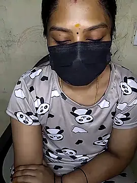 Snapshot of Tamil_Attitude_queen chatting on 09-15-25, 07:36 Tamil Attitude queen online show from 09-15-25, 07:36