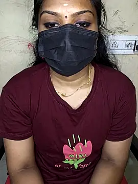 Snapshot of Tamil_Attitude_queen chatting on 10-02-25, 07:21 Tamil Attitude queen online show from 10-02-25, 07:21