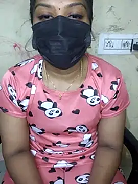 Snapshot of Tamil_Attitude_queen chatting on 10-14-25, 07:14 Tamil Attitude queen online show from 10-14-25, 07:14