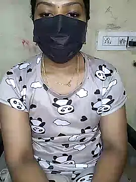 Snapshot of Tamil_Attitude_queen chatting on 10-18-25, 07:47 Tamil Attitude queen online show from 10-18-25, 07:47