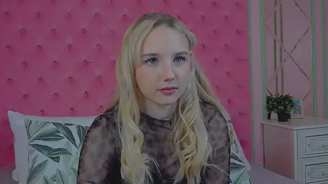 Sky Cutie online show from 11-07-25, 04:45