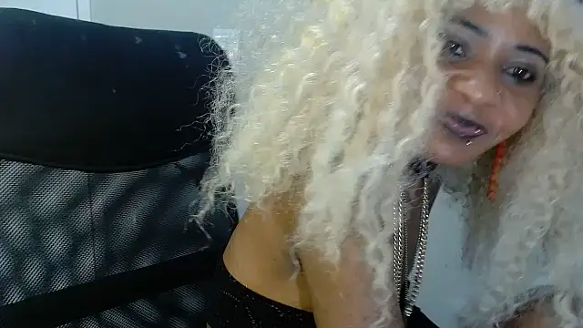 Snapshot of QueenpatieX chatting on 02-22-26, 02:48 QueenpatieX online show from 02-22-26, 02:48