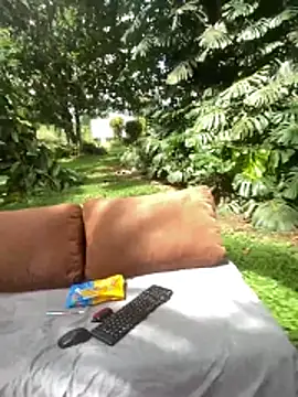 Snapshot of AliceMrtnz chatting on 01-06-26, 04:32 AliceMrtnz online show from 01-06-26, 04:32