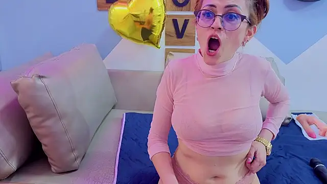 Snapshot of Victoria_Fallon chatting on 11-06-25, 10:43 Victoria Fallon online show from 11-06-25, 10:43