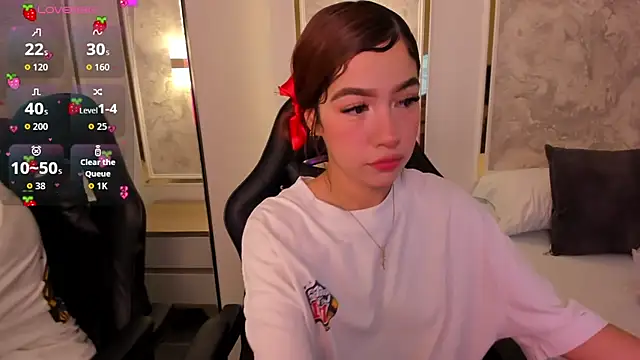 Snapshot of doll_eyees_ chatting on 10-11-25, 07:12 doll eyees online show from 10-11-25, 07:12