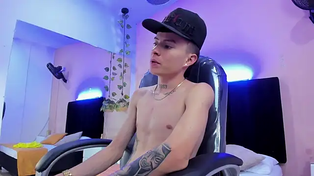 Nascary Fox online show from 12-04-25, 07:22