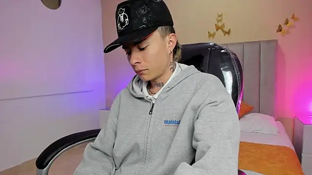 Nascary Fox online show from 04-21-26, 12:00