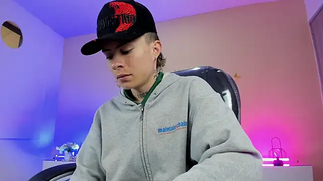 Nascary Fox online show from 04-24-26, 01:24