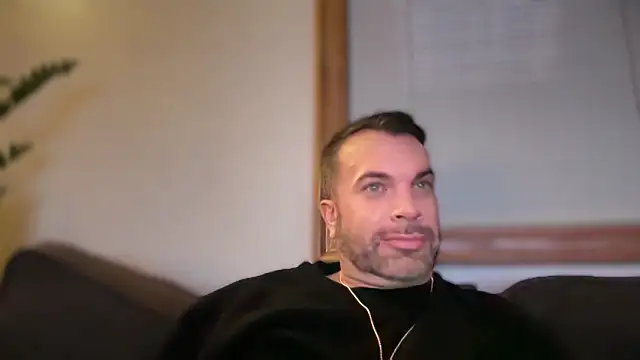 Snapshot of Ty_lerDavid chatting on 02-19-26, 05:58 Ty lerDavid online show from 02-19-26, 05:58