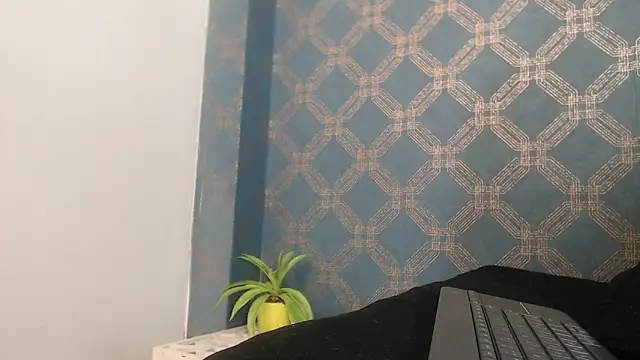 Snapshot of scarlett646 chatting on 09-09-25, 03:06 scarlett646 online show from 09-09-25, 03:06