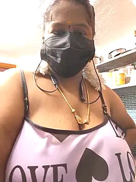 Snapshot of bakyasree143 chatting on 12-17-25, 07:42 bakyasree143 online show from 12-17-25, 07:42