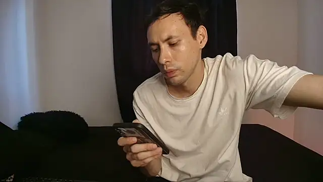 Snapshot of Demian-melany chatting on 11-26-25, 02:29 Demian-melany online show from 11-26-25, 02:29