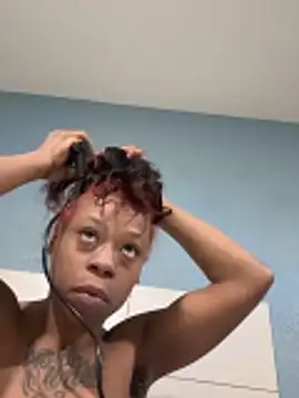 Snapshot of Tishrella6 chatting on 11-29-25, 09:18 Tishrella6 online show from 11-29-25, 09:18