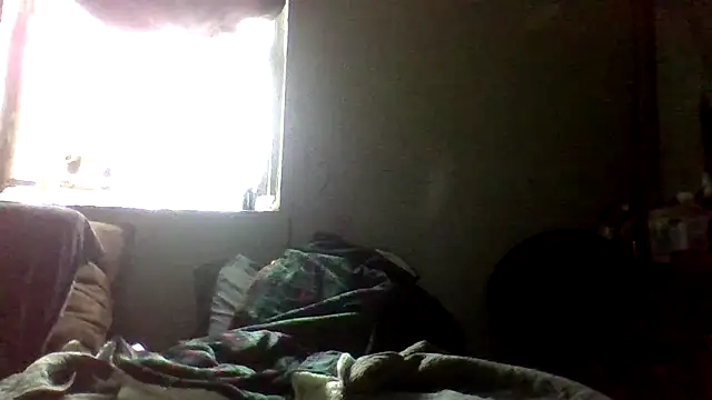 Snapshot of Tishrella6 chatting on 12-01-25, 01:05 Tishrella6 online show from 12-01-25, 01:05