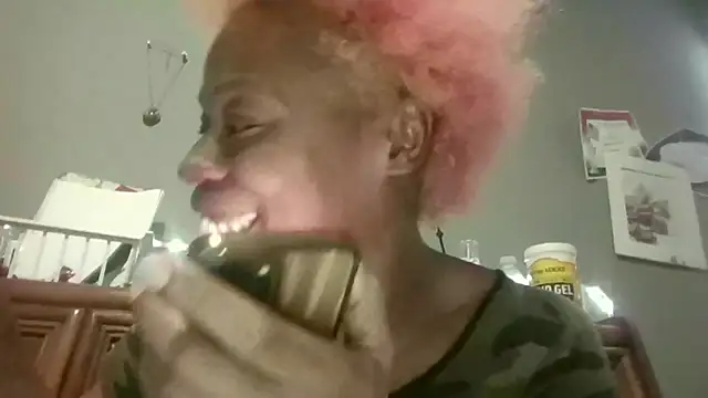 Snapshot of Tishrella6 chatting on 02-14-26, 05:59 Tishrella6 online show from 02-14-26, 05:59