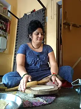 Snapshot of Rakhi99x chatting on 09-12-25, 04:56 Rakhi99x online show from 09-12-25, 04:56