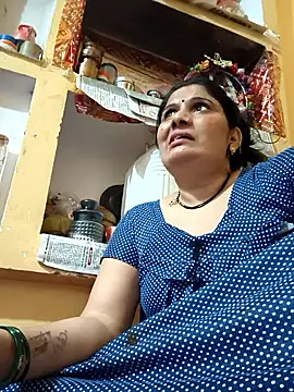 Snapshot of Rakhi99x chatting on 09-13-25, 04:18 Rakhi99x online show from 09-13-25, 04:18
