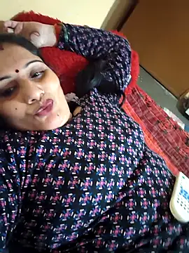 Snapshot of Rakhi99x chatting on 10-08-25, 03:20 Rakhi99x online show from 10-08-25, 03:20