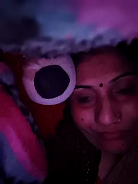 Snapshot of Rakhi99x chatting on 11-13-25, 06:07 Rakhi99x online show from 11-13-25, 06:07