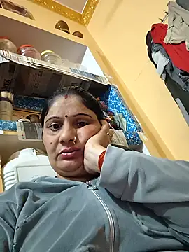 Snapshot of Rakhi99x chatting on 12-17-25, 05:19 Rakhi99x online show from 12-17-25, 05:19