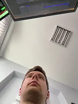 Snapshot of Edward_Snowden_ chatting on 03-16-26, 12:09 Edward Snowden online show from 03-16-26, 12:09