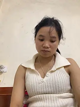 Snapshot of Ngoc-bbi chatting on 10-10-25, 02:05 Ngoc-bbi online show from 10-10-25, 02:05