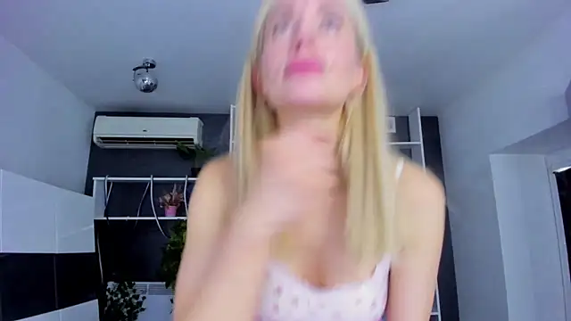 Snapshot of SabrinaSharm chatting on 06-22-26, 12:13 SabrinaSharm online show from 06-22-26, 12:13