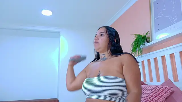 BriannaBennett   online show from 09-11-25, 09:04