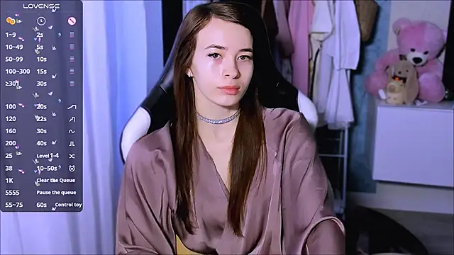 ZoyaMill online show from 09-23-25, 04:37