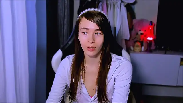 ZoyaMill online show from 10-15-25, 05:07